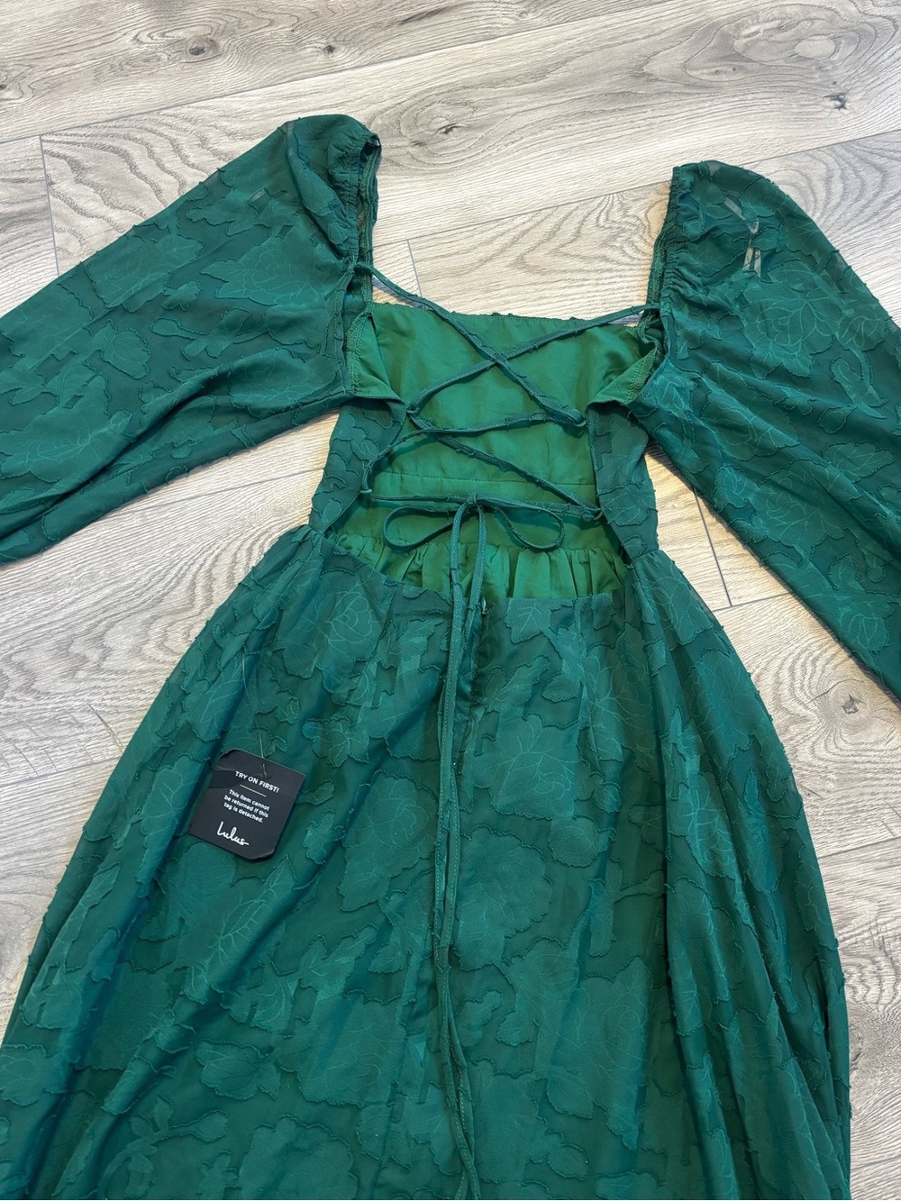 Lulus NWT Emerald Green Floral Jacquard Maxi Dress Long Sleeve Tie Back Size S - Picture 2 of 11
